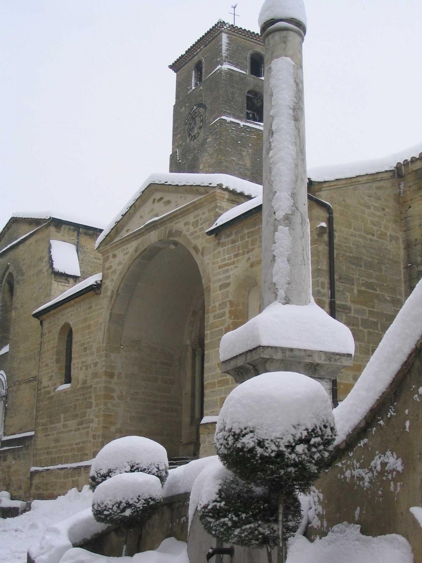 Etoile-Eglise (1)-Sous la neige (2)